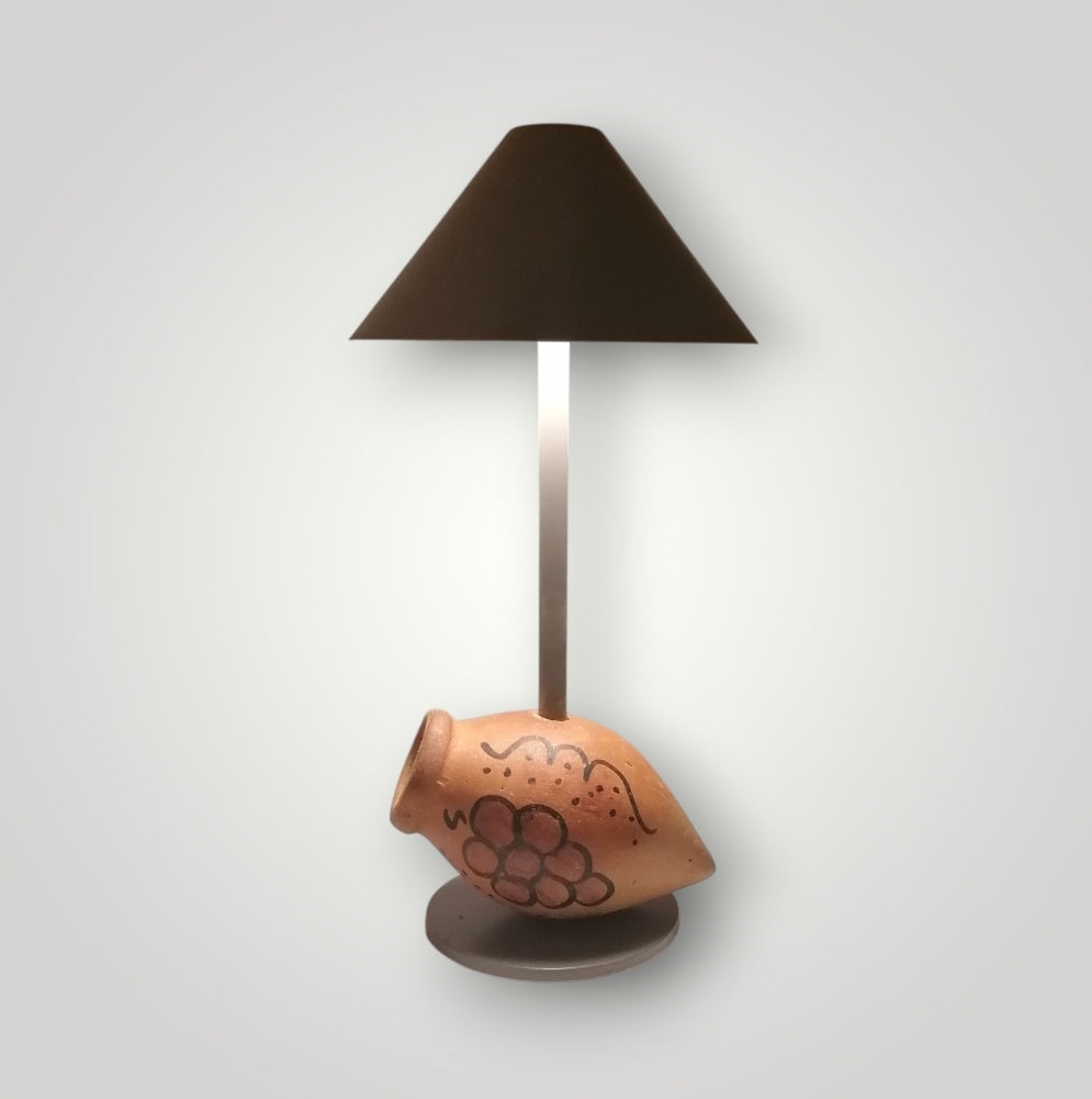 Tischlampe „Qvevri Fusion“ – Wenn Moderne auf georgische Tradition trifft